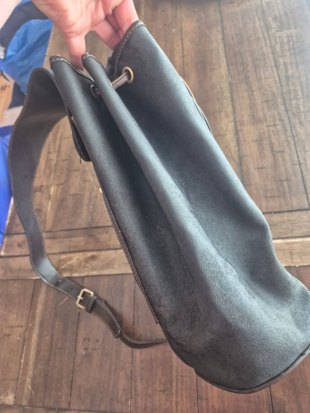 David Jones International Brown Leather Crossbody Backpack - Picture 6 of 7